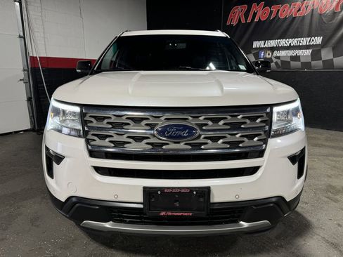Used 2018 Ford Explorer XLT w/ Equipment Group 202A image 8