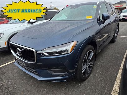 Used 2019 Volvo XC60 T6 Momentum w/ Multimedia Package