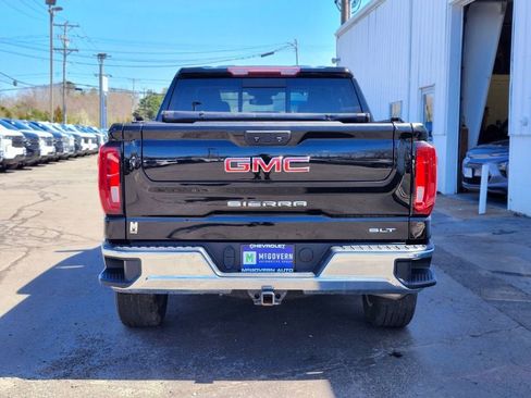 Used 2023 GMC Sierra 1500 SLT w/ SLT Premium Package AWD/4WD image 4