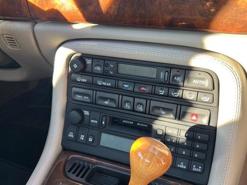 Used 2001 Jaguar XK8 Coupe image 6