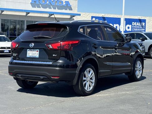 Used 2017 Nissan Rogue Sport SV image 5