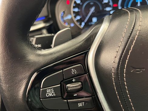 Used 2019 BMW 530e w/ Convenience Package image 17