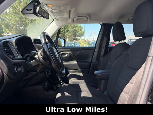Used 2017 Jeep Renegade Altitude AWD/4WD image 12