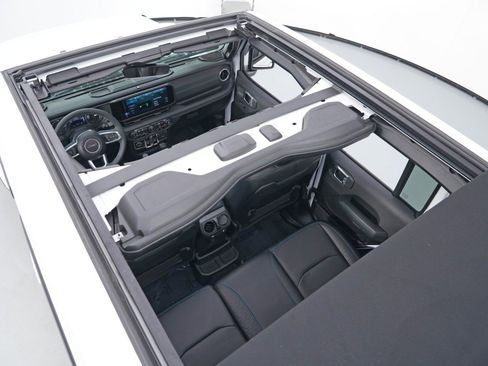 Used 2024 Jeep Wrangler High Altitude image 63