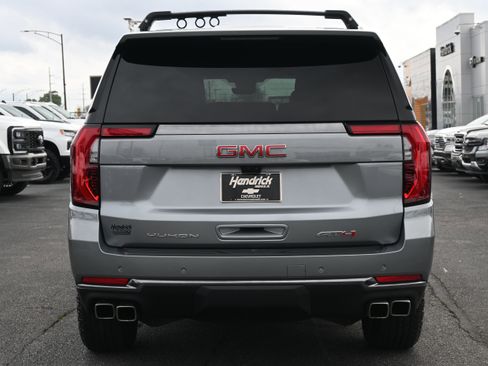 Used 2025 GMC Yukon XL AT4 w/ AT4 Premium Package image 11