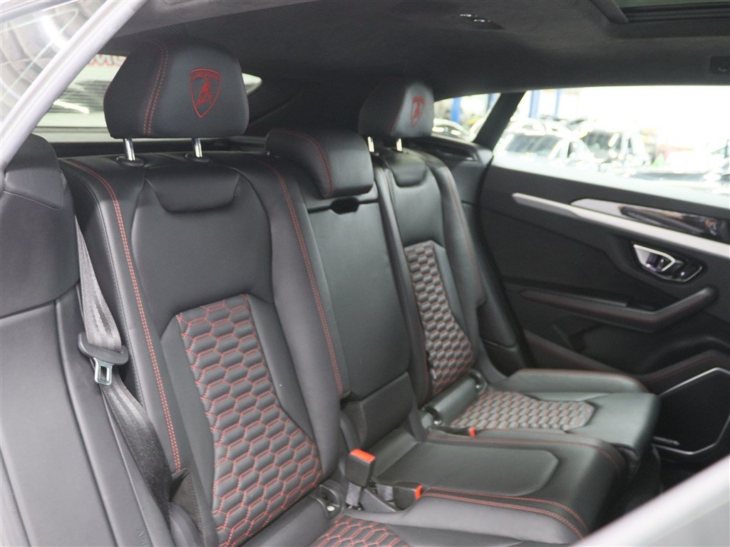 Used 2021 Lamborghini Urus AWD/4WD image 19