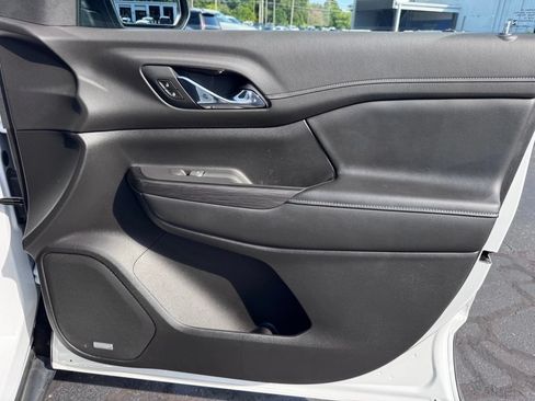 Used 2019 GMC Acadia SLT AWD/4WD image 25