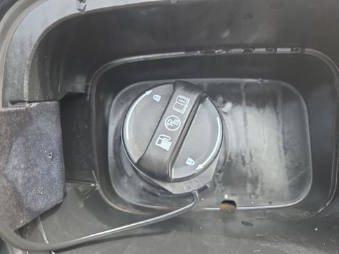 Used 2025 Kia Sorento S w/ Panoramic Sunroof Package FWD image 41