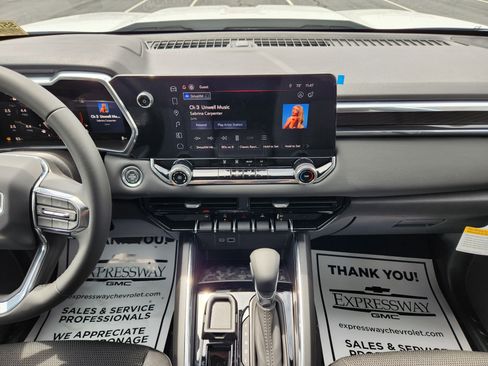 New 2025 GMC Canyon Elevation image 10