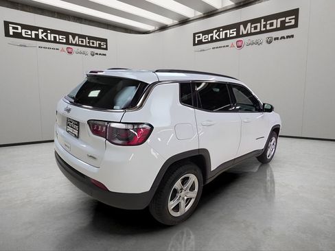 Used 2024 Jeep Compass Latitude image 5