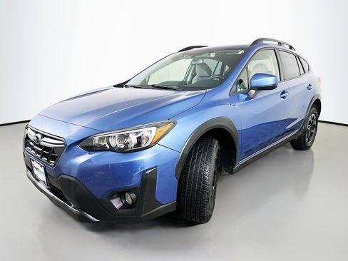 Used 2021 Subaru Crosstrek 2.0i Premium image 3