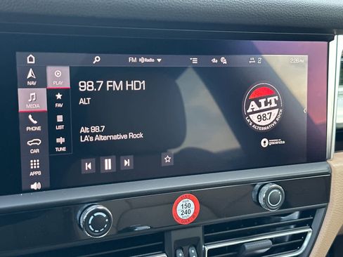 New 2026 Porsche Macan image 21