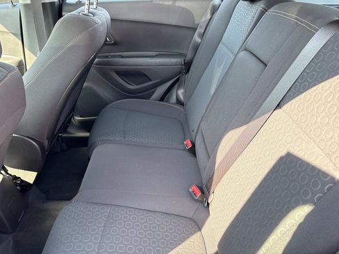 Used 2020 Chevrolet Trax LS image 29