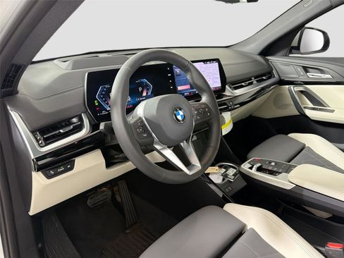 New 2026 BMW X2 xDrive28i w/ Technology Package AWD/4WD image 9