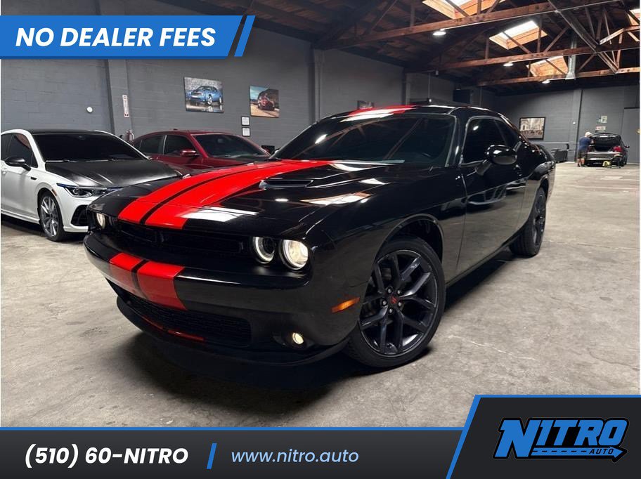 Used 2020 Dodge Challenger SXT w/ Blacktop Package RWD image 1