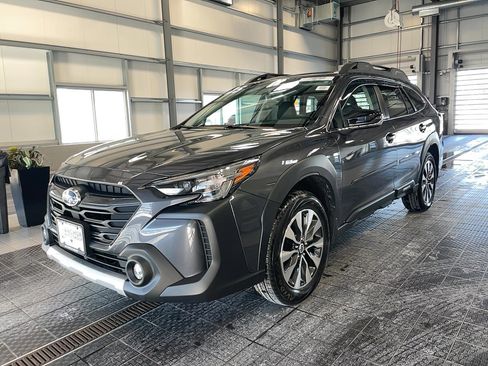 Used 2025 Subaru Outback Limited image 3