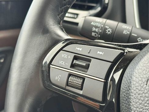 Used 2025 Honda Pilot Elite image 15