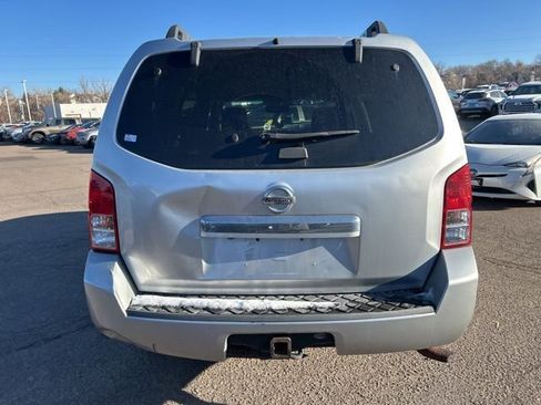 Used 2011 Nissan Pathfinder SV image 5