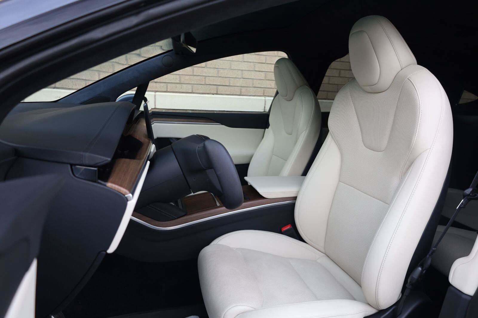 Used 2023 Tesla Model X AWD/4WD image 23