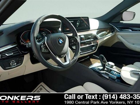 Used 2022 BMW 540i xDrive w/ Premium Package image 44
