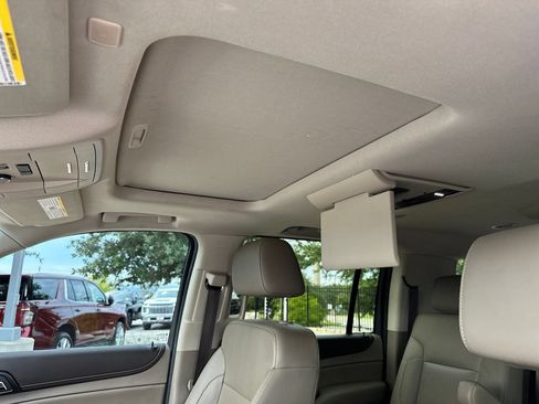 Used 2020 GMC Yukon XL SLT w/ Premium Edition RWD image 28