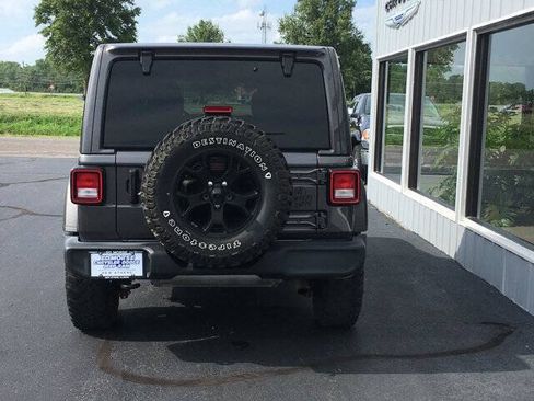 Used 2022 Jeep Wrangler Unlimited Sport AWD/4WD image 9