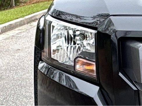 Certified 2024 Nissan Frontier SV AWD/4WD image 32