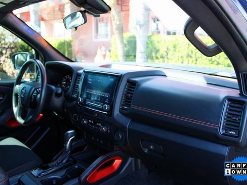 Used 2022 Nissan Frontier PRO-4X w/ Technology Package image 34