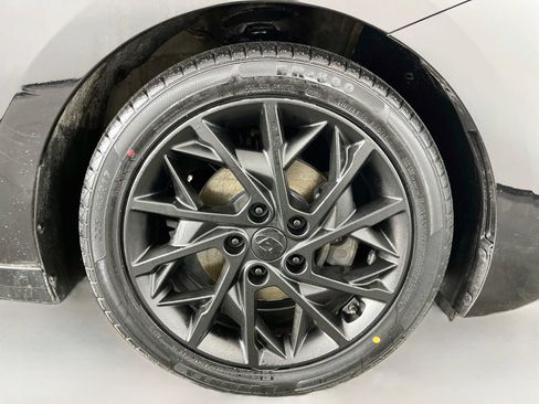 Used 2019 Hyundai Elantra Limited w/ Ultimate Package 02 FWD image 37