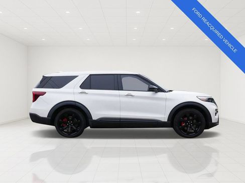 Used 2022 Ford Explorer ST w/ Equipment Group 401A AWD/4WD image 2