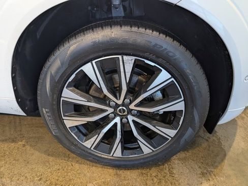 Used 2023 Volvo XC60 B5 Plus w/ Climate Package image 9