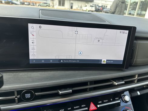 Used 2024 Hyundai Santa Fe Limited image 17