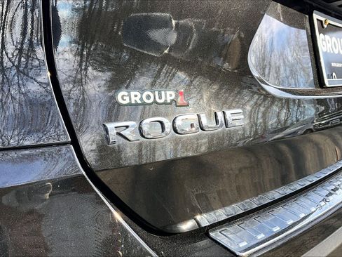 Used 2018 Nissan Rogue SL w/ Premium Package image 9