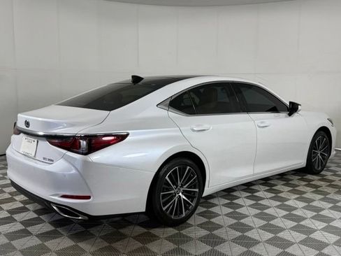 Used 2025 Lexus ES 350 w/ Premium Package FWD image 9