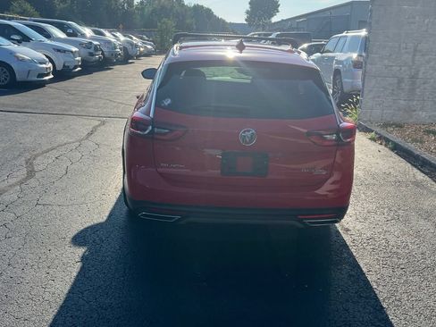 Used 2018 Buick Regal Essence AWD/4WD image 9