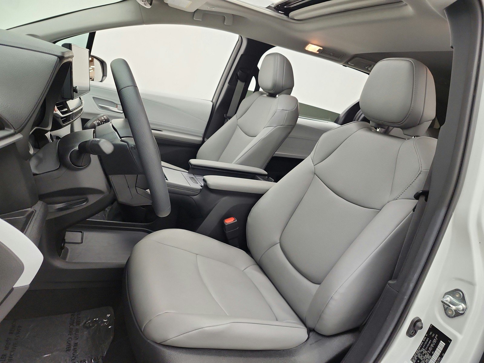 Used 2025 Toyota Sienna XLE w/ XLE Plus Package AWD/4WD image 10