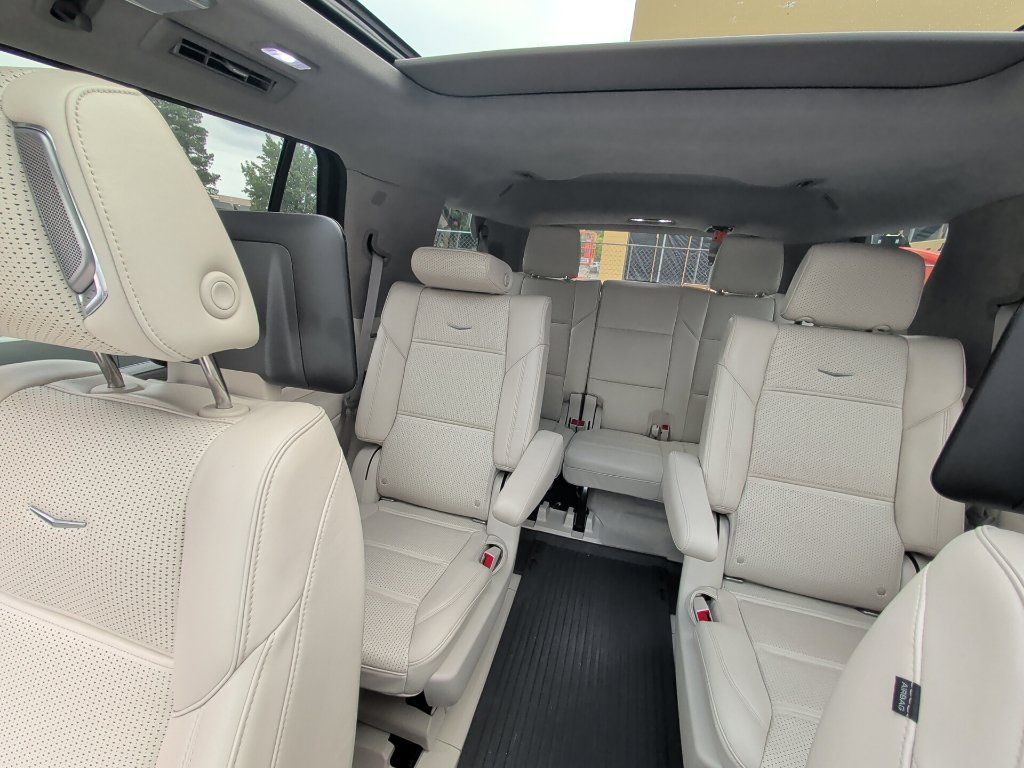Used 2021 Cadillac Escalade Sport Platinum AWD/4WD image 19