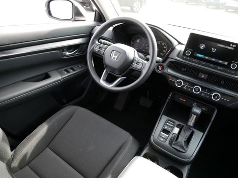 Used 2024 Honda CR-V LX image 9