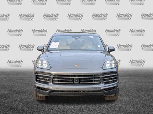 Used 2021 Porsche Cayenne image 3