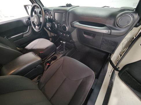 Used 2018 Jeep Wrangler Unlimited Sport S image 12