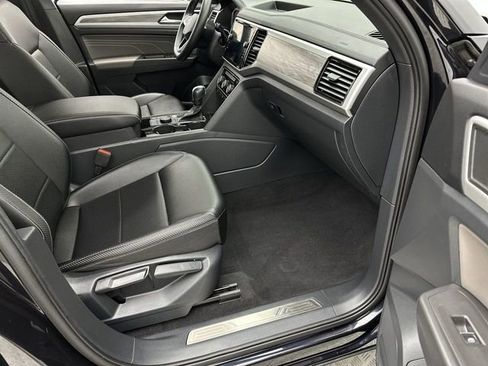 Used 2023 Volkswagen Atlas Cross Sport SE image 23