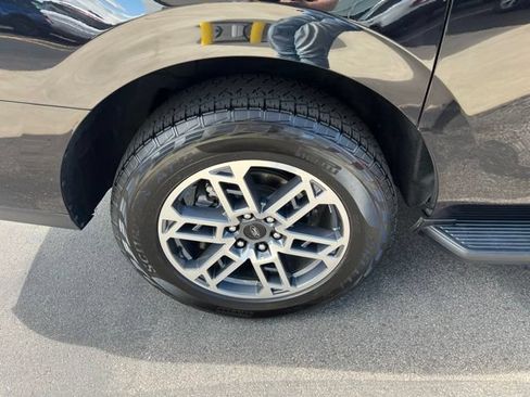 Used 2025 Ford Expedition Max Active AWD/4WD image 11