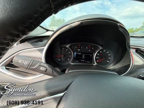 Used 2016 Chevrolet Malibu Premier w/ Driver Confidence Package FWD image 11