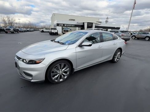Used 2017 Chevrolet Malibu Premier w/ Premier Sun and Wheel Package image 4