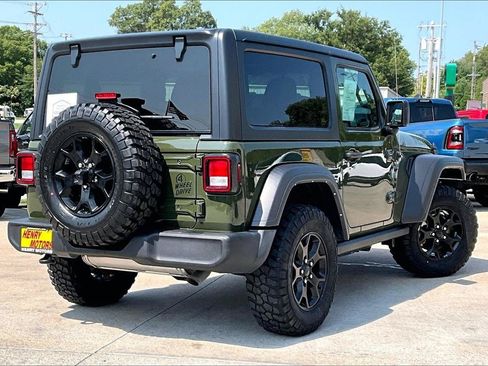 Used 2022 Jeep Wrangler Sport AWD/4WD image 6