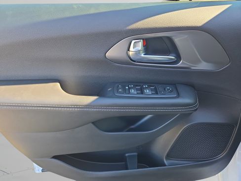 New 2026 Chrysler Voyager LX FWD image 32