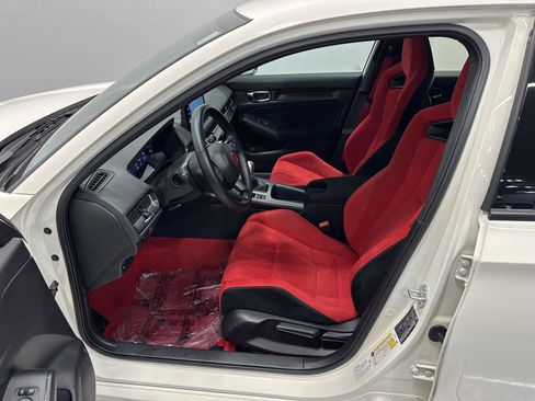 Used 2024 Honda Civic Type R image 10