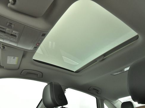 New 2026 Volkswagen Jetta SE FWD image 17