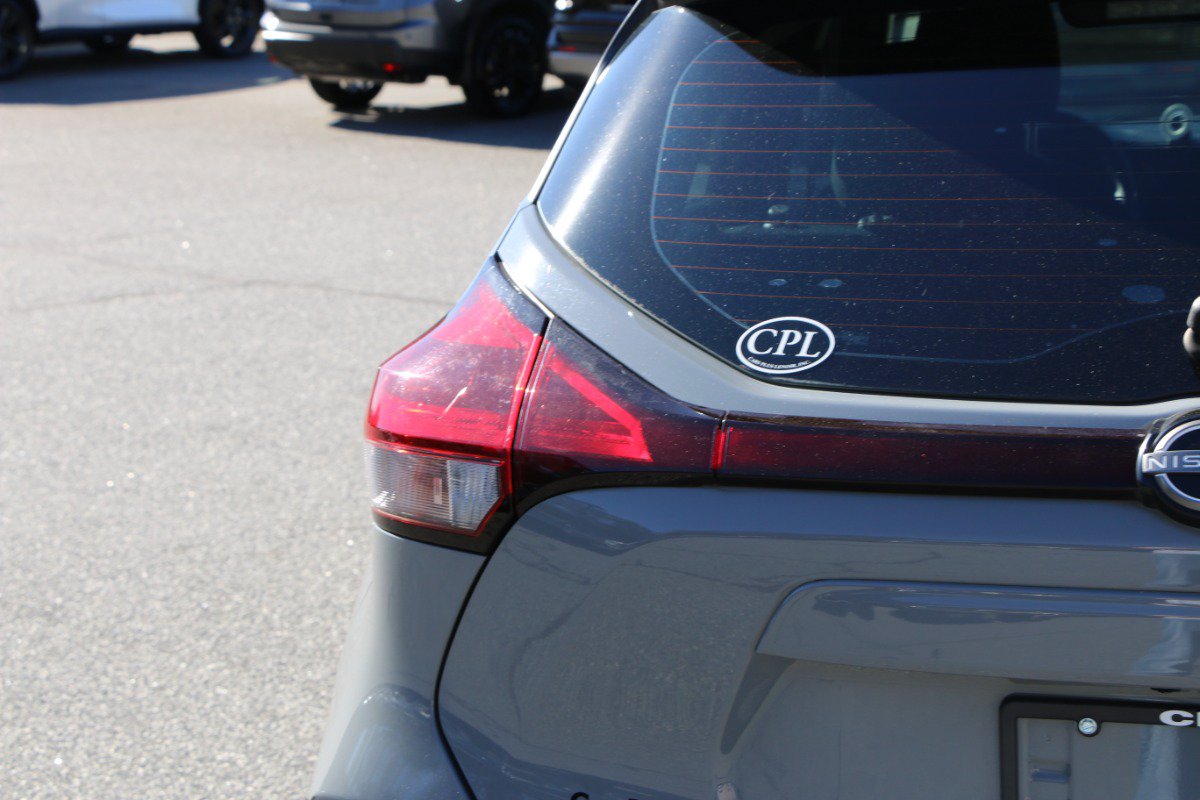 Used 2022 Nissan Kicks SR w/ Interior Electronics Package FWD image 6