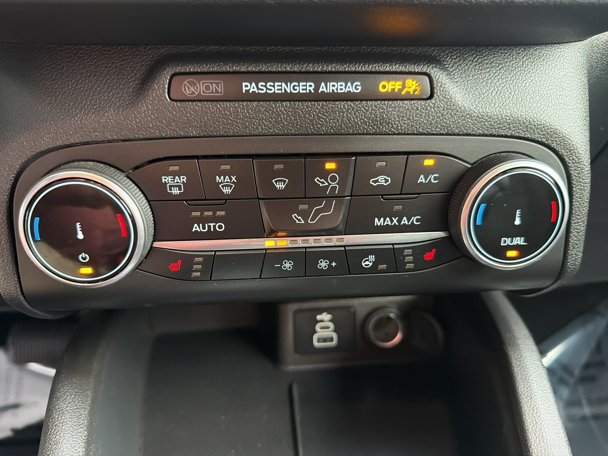 Certified 2025 Ford Escape Active AWD/4WD image 26